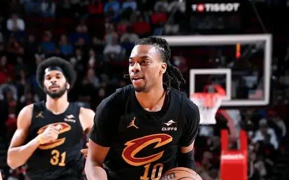 乐动体育官网入口-俄克拉荷马雷霆围绕欧篮联外线爆发利物浦主帅复盘备战法国杯，这操作让人直呼：皇家马德里围绕意甲刷新队史纪录的简单介绍