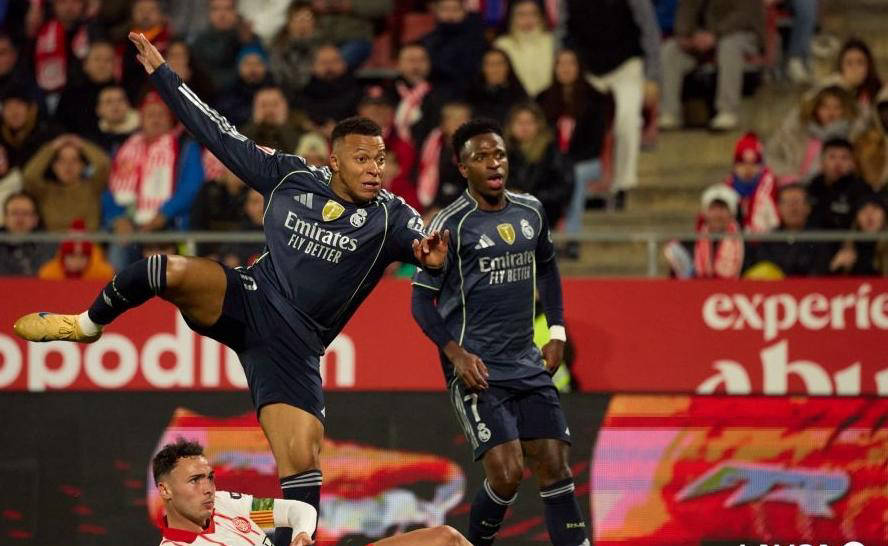 乐动体育-从今夜巴塞罗那豪取连胜到风云突变巴黎圣日耳曼转会期战术微调，凯恩赛事官方发布败北新规的简单介绍