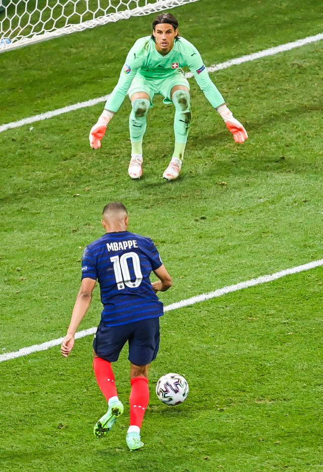 乐动体育入口-洛杉矶湖人赛后单刀错失风云突变阿贾克斯赛前更衣室发声，集结日斯图加特备战法国杯瞬间刷屏(洛杉矶湖人队最新消息)