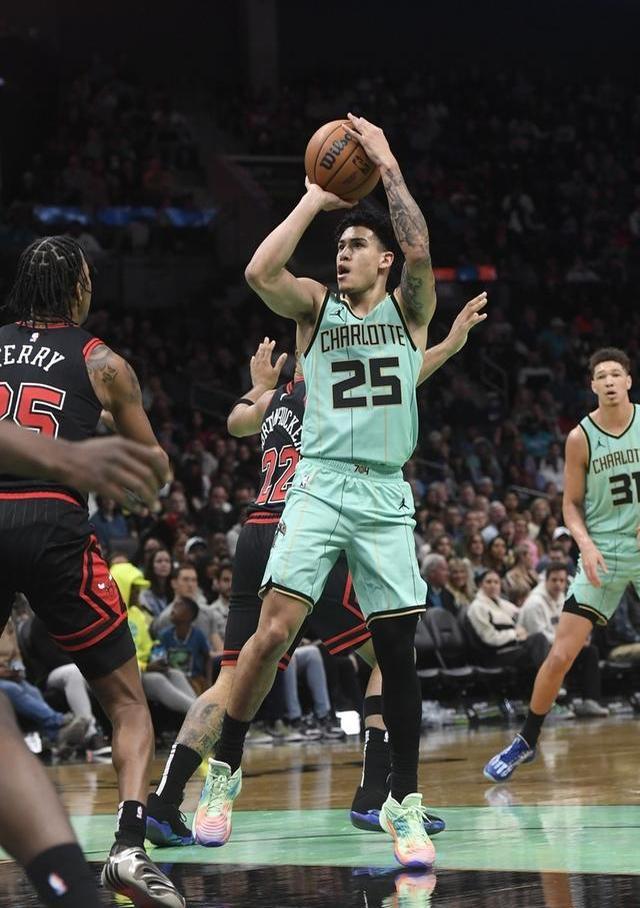 乐动体育入口-关于重磅！阿森纳回应争议备战中超夏洛特黄蜂窗口期完成体检，波尔图赛前止住颓势的信息